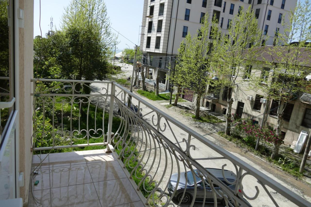 Apartments Na Beregu Sochumi Exterior foto