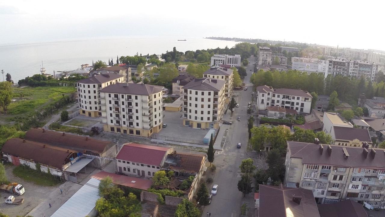 Apartments Na Beregu Sochumi Exterior foto